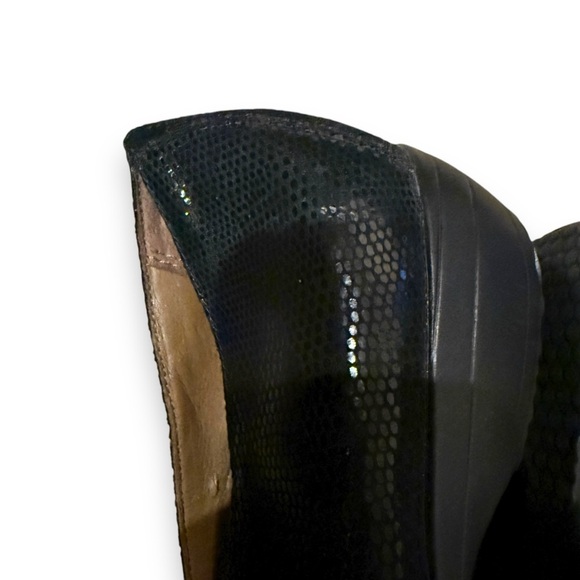 Dansko Farah Black Leather Lizard Reptile Embossed‎ Slip On Loafers Clogs Sz 41 - Picture 8 of 15